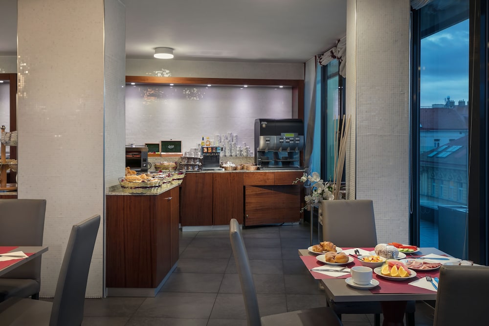 HOTEL GALILEO 39/50