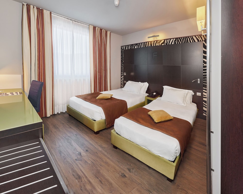 SUPERIOR, TWIN BEDS