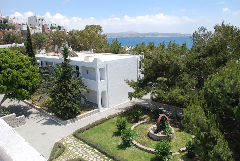 Lagada Beach Hotel 58/65