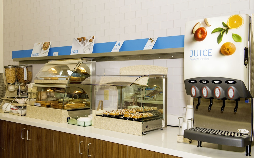 Holiday Inn Express and Suites St. Petersburg North (I-275), an IHG Hotel 53/58