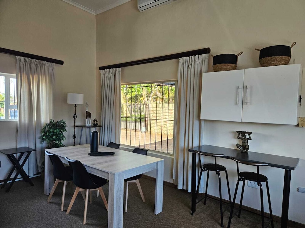 Hillton Manor Guest House 35/50