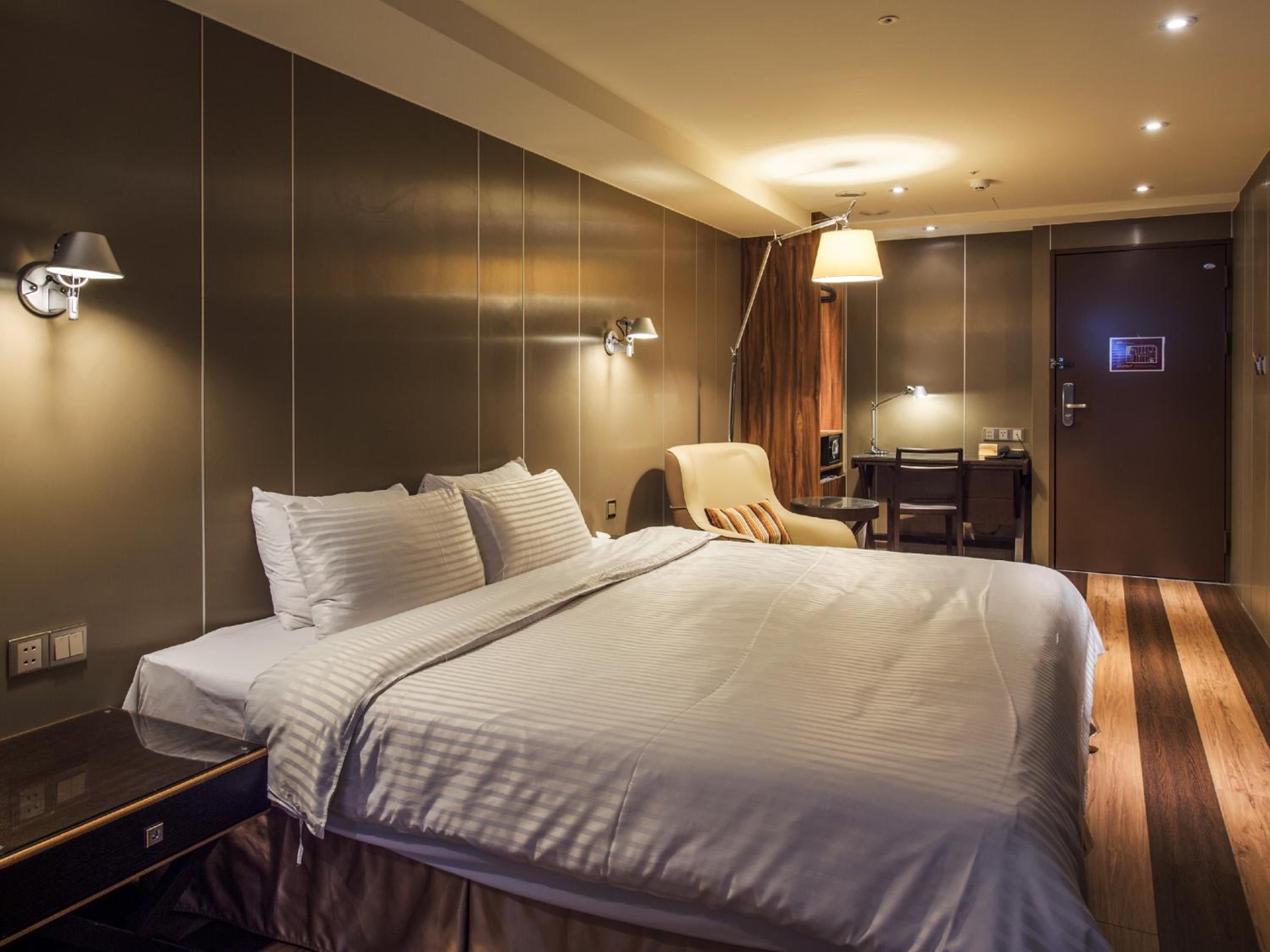 Boutique, King Bed