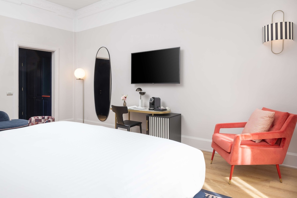 JUNIOR SUITE, KING BED