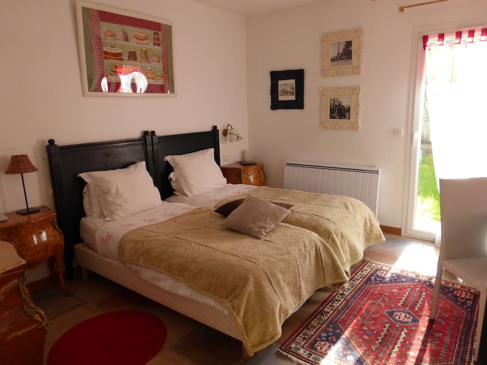 Multiple Bedrooms, Family, 2 Queen Beds, Garden View