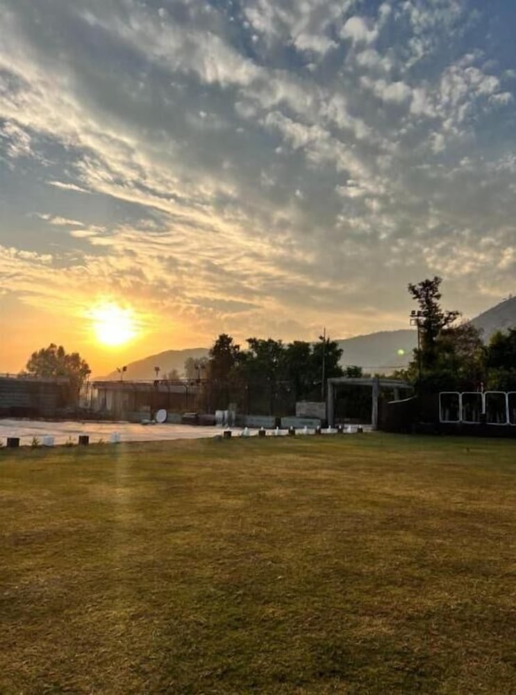 Ritumbraha Hotel & Resort 40/50