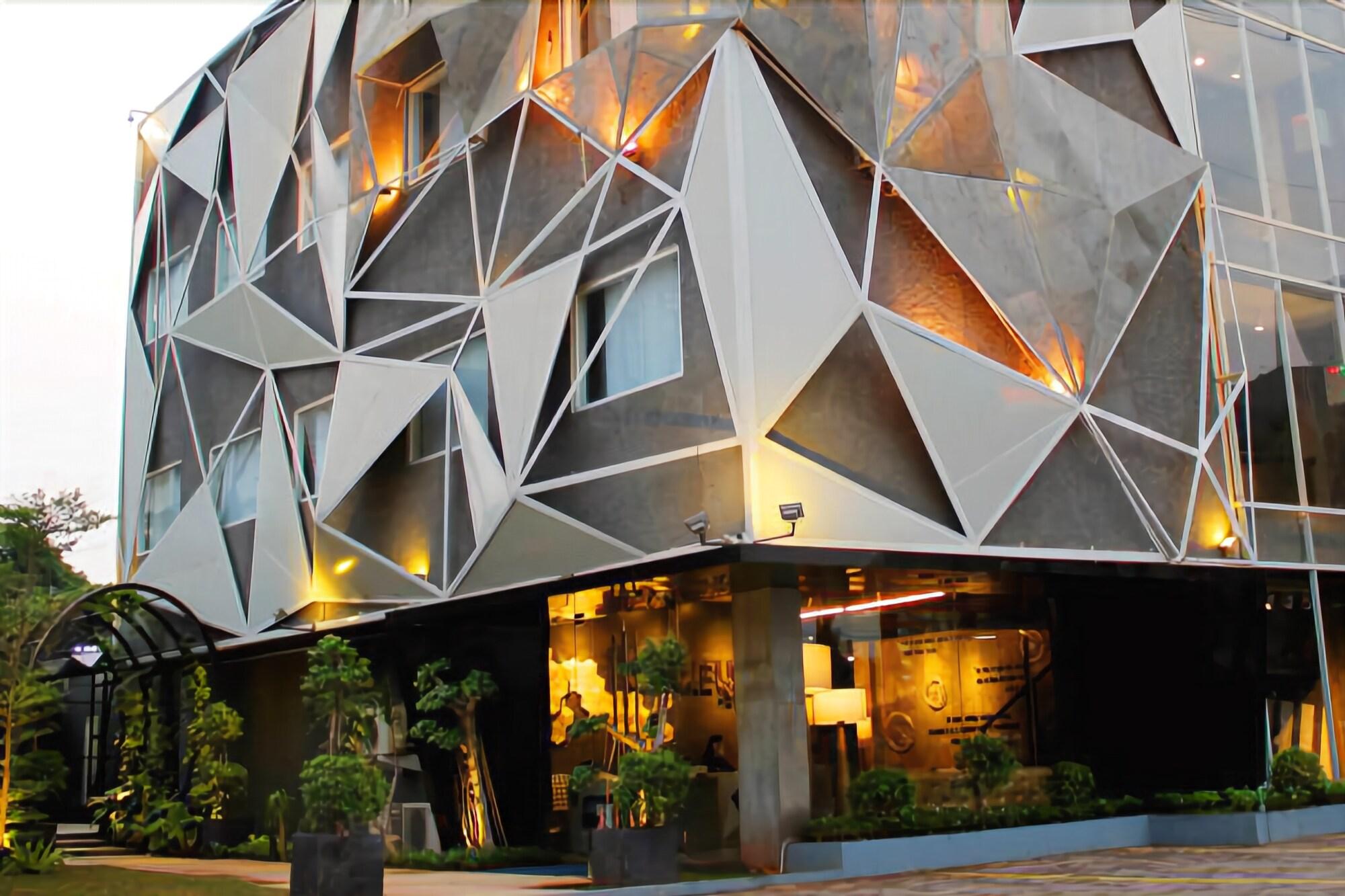 Couleur Hotel Jakarta 2/26