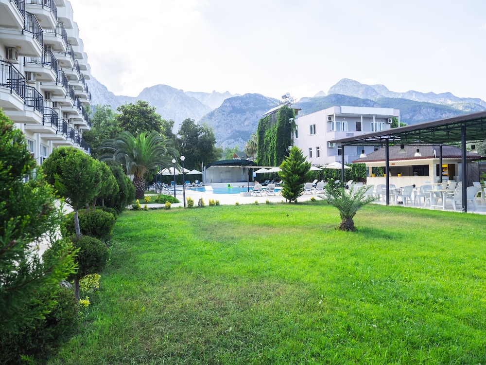 Tal Beach Hotel 23/31