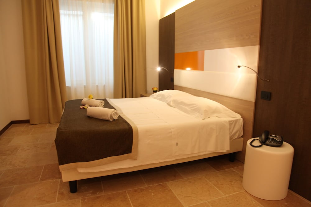 Hotel Metro 26/36