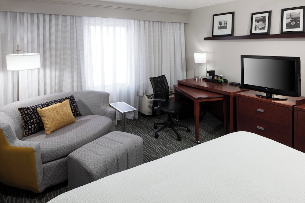 Courtyard by Marriott Waco 30/50