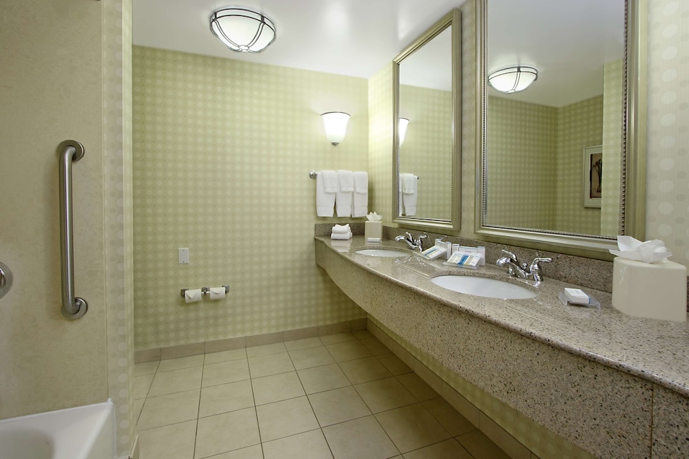 Hilton Garden Inn Sonoma County Airport 10/59