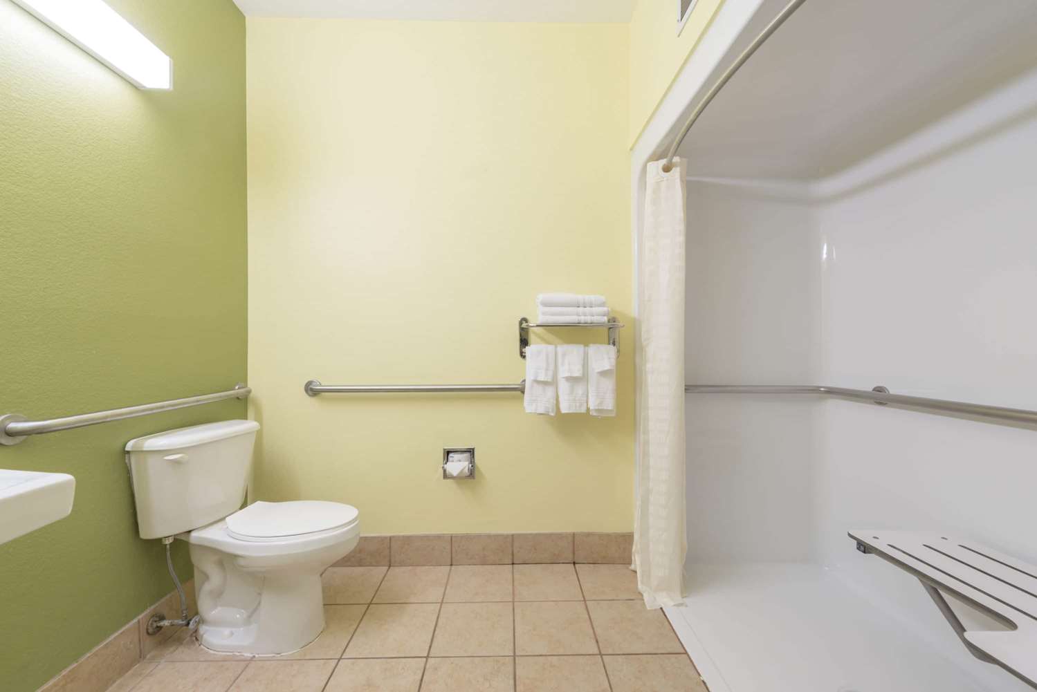 Quality Inn & Suites Fort Worth North - Haltom City 13/14