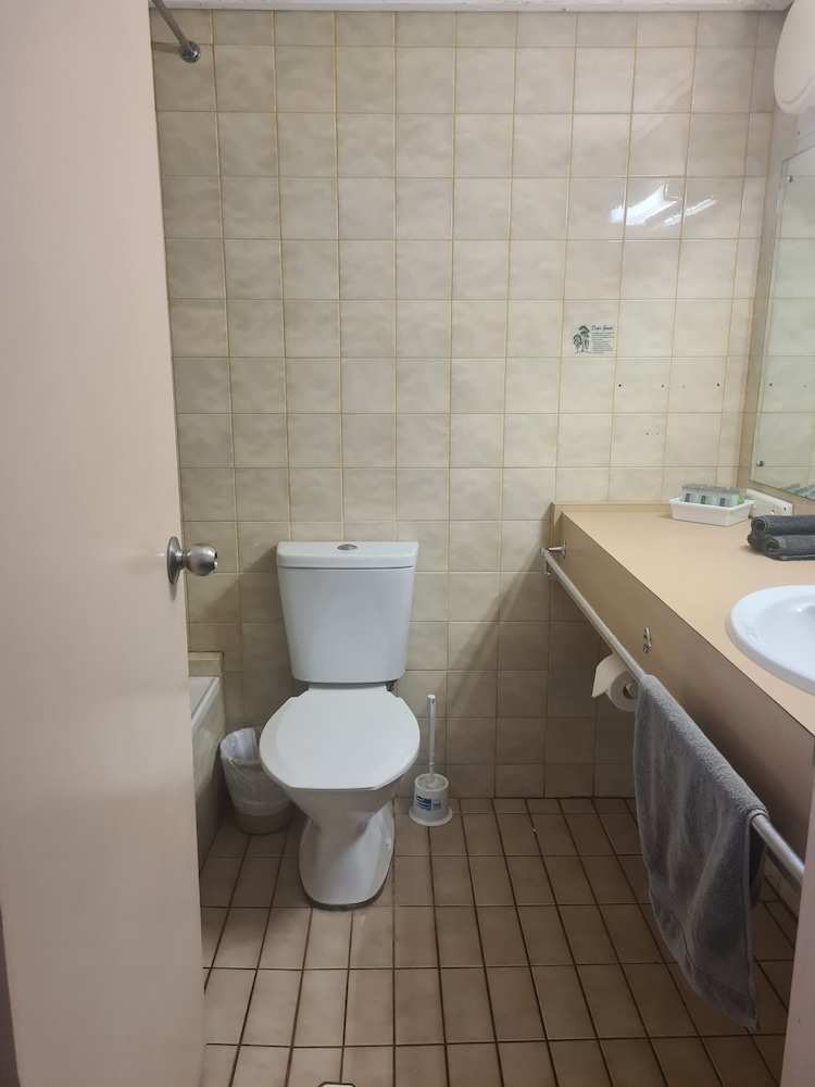 ALICE MOTOR INN 52/56