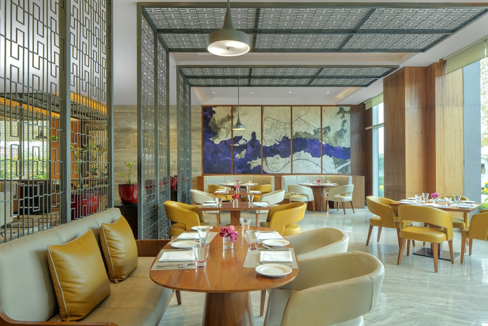 Radisson Blu Faridabad 50/75