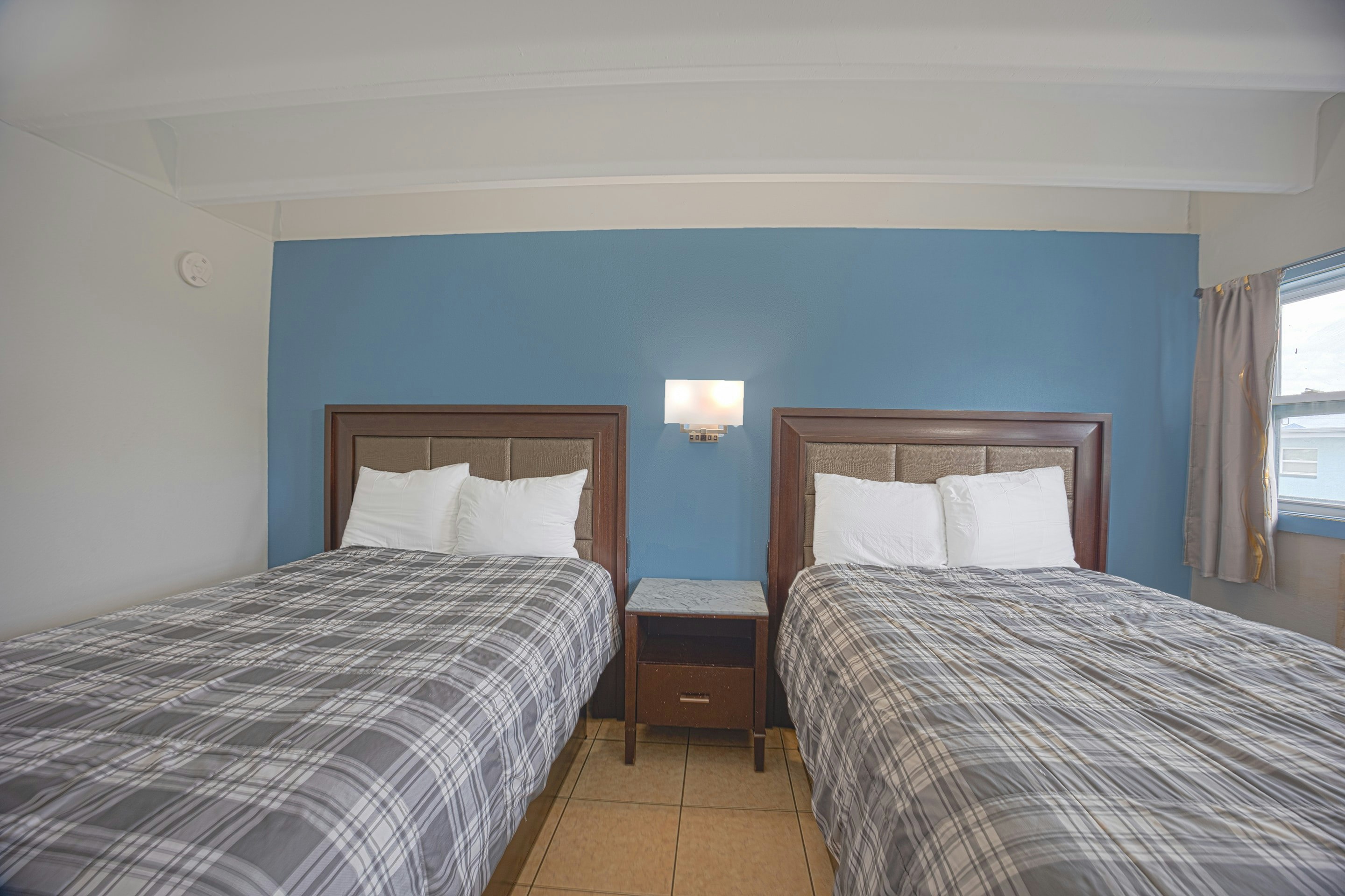 2 Full Beds Non-Smoking