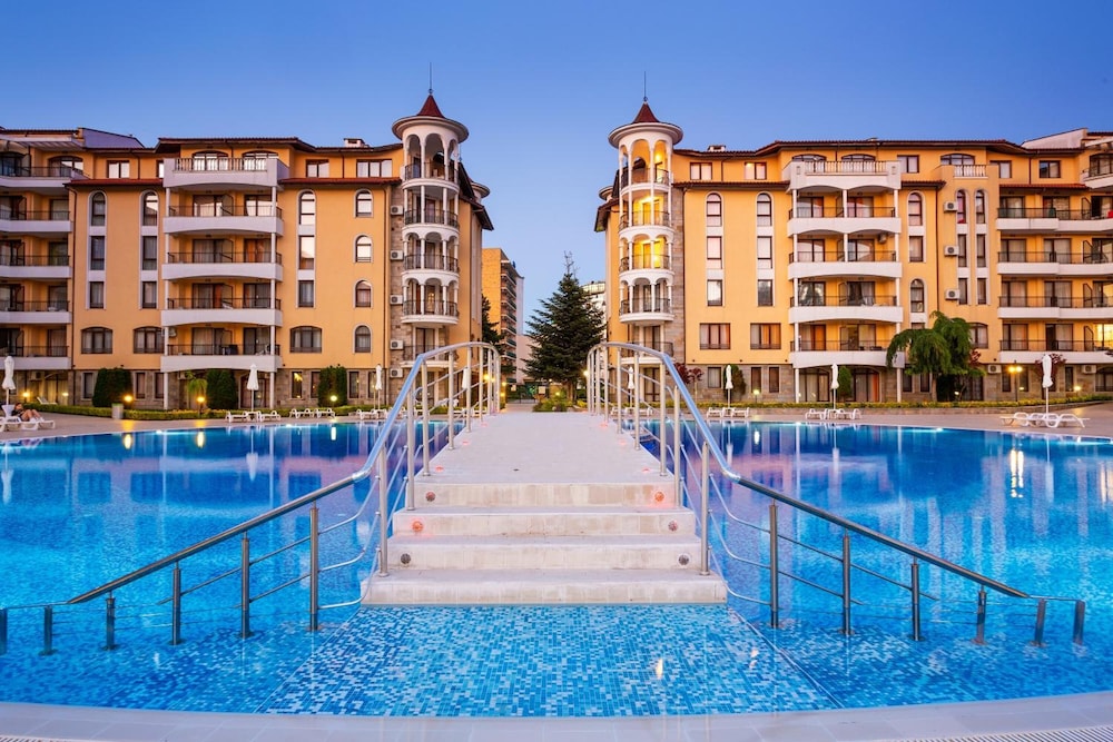 Royal Sun Holiday Complex 14/50