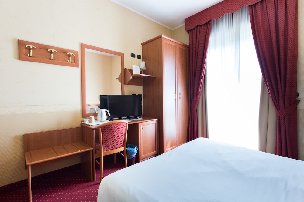Vald Hotel 10/68