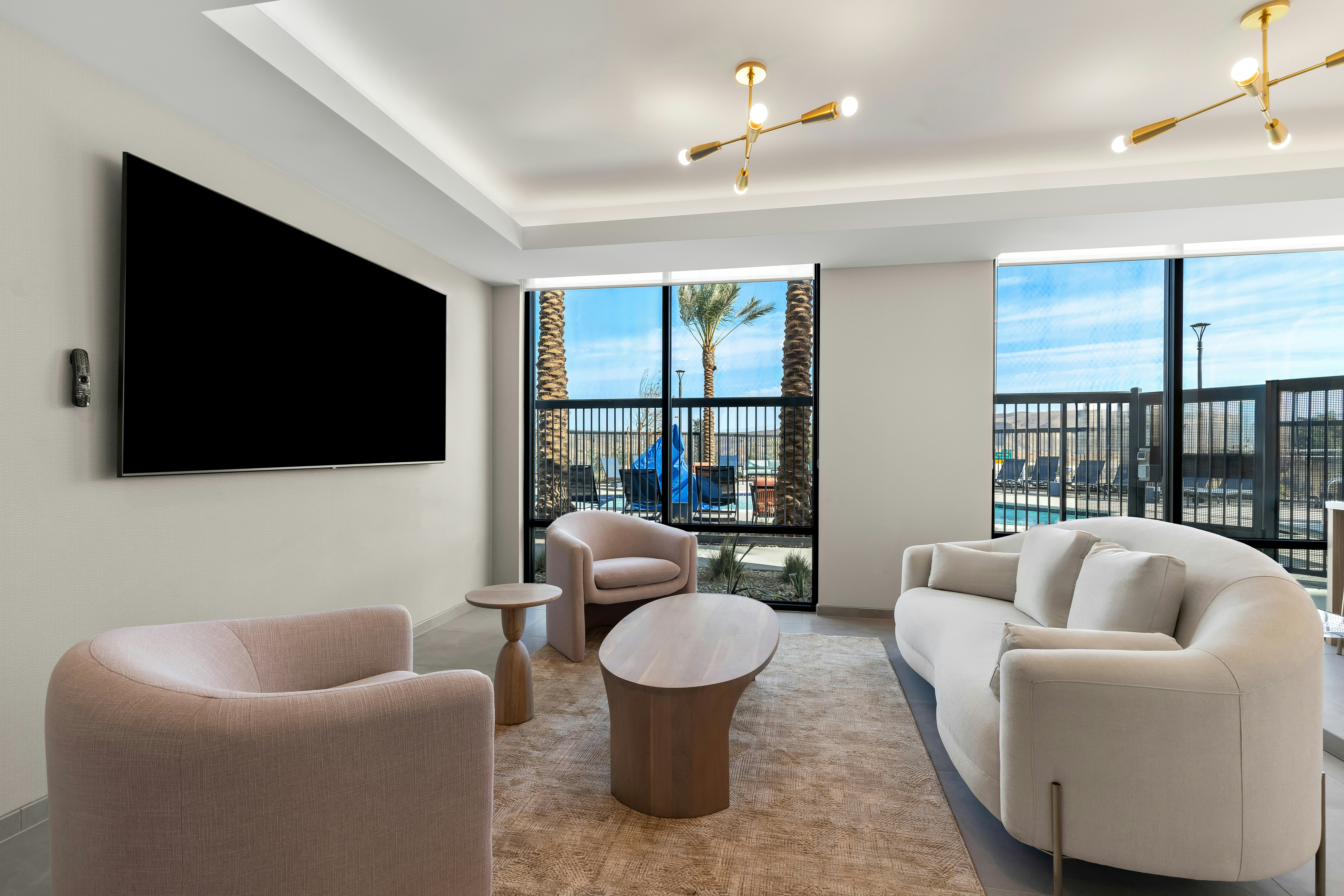 Hampton Inn and Suites Corona CA 18/30