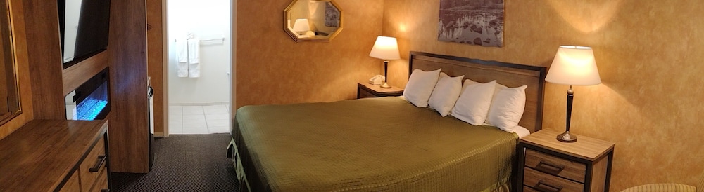 Yosemite Cedar Lodge 33/59