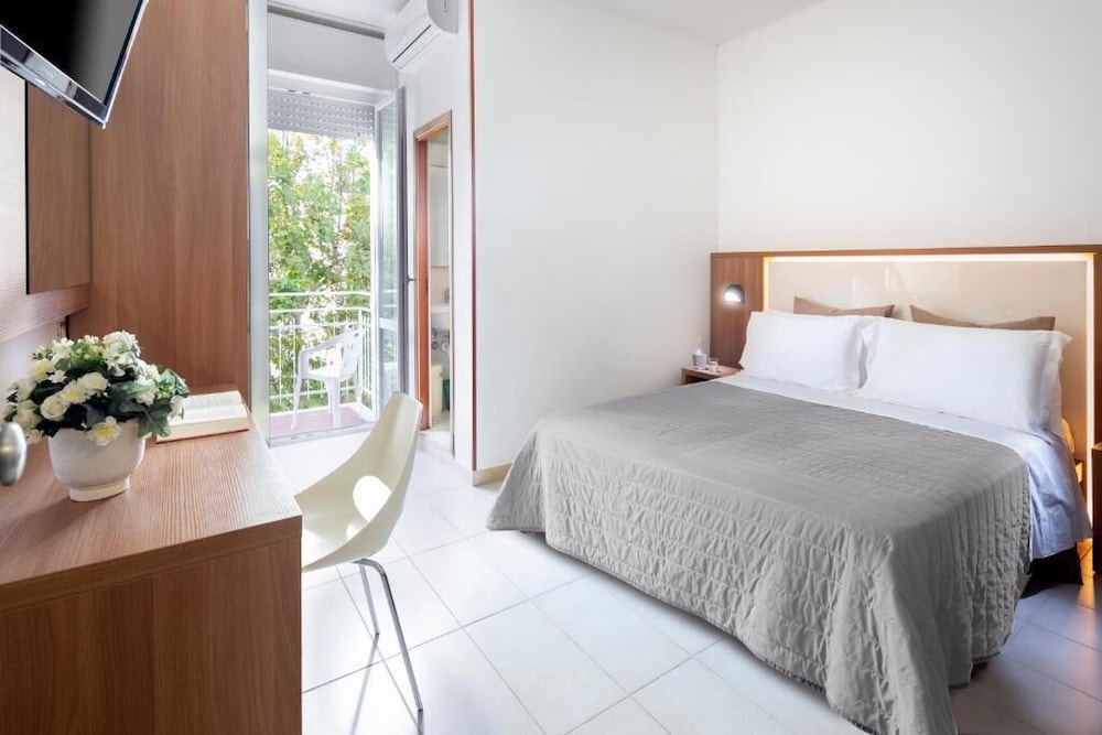 Hotel Foglieri 7/27