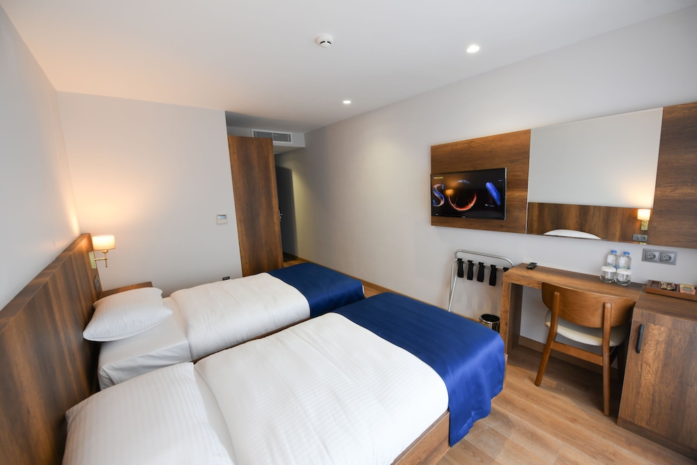 Ref Inn Hotel 8/19