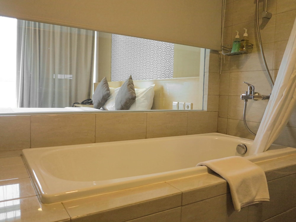 Gtv Hotel And Service Apartment 52/54