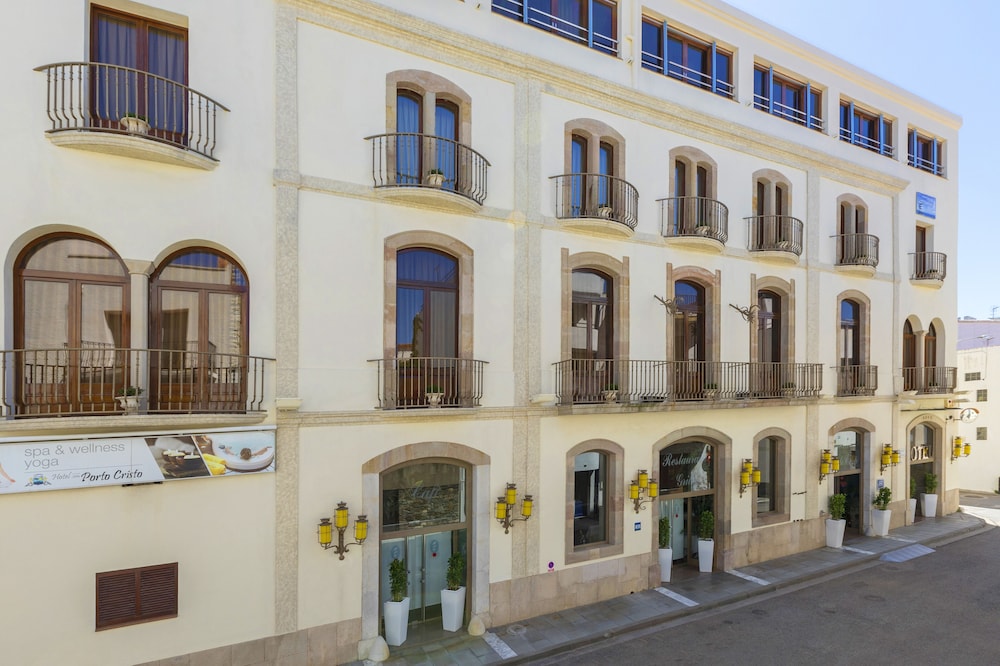Porto Cristo Hotel 41/48