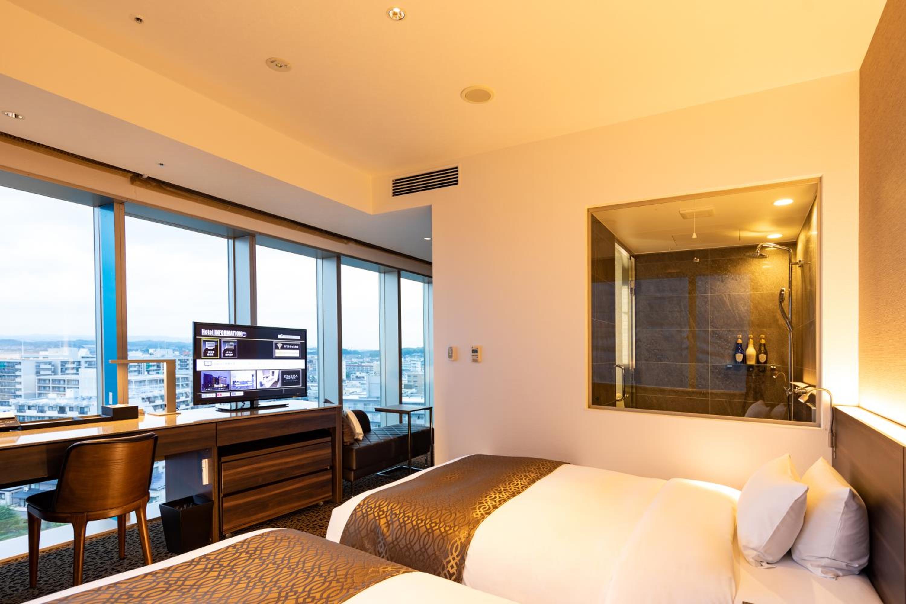 Superior, Twin Beds, South Wing, Corner