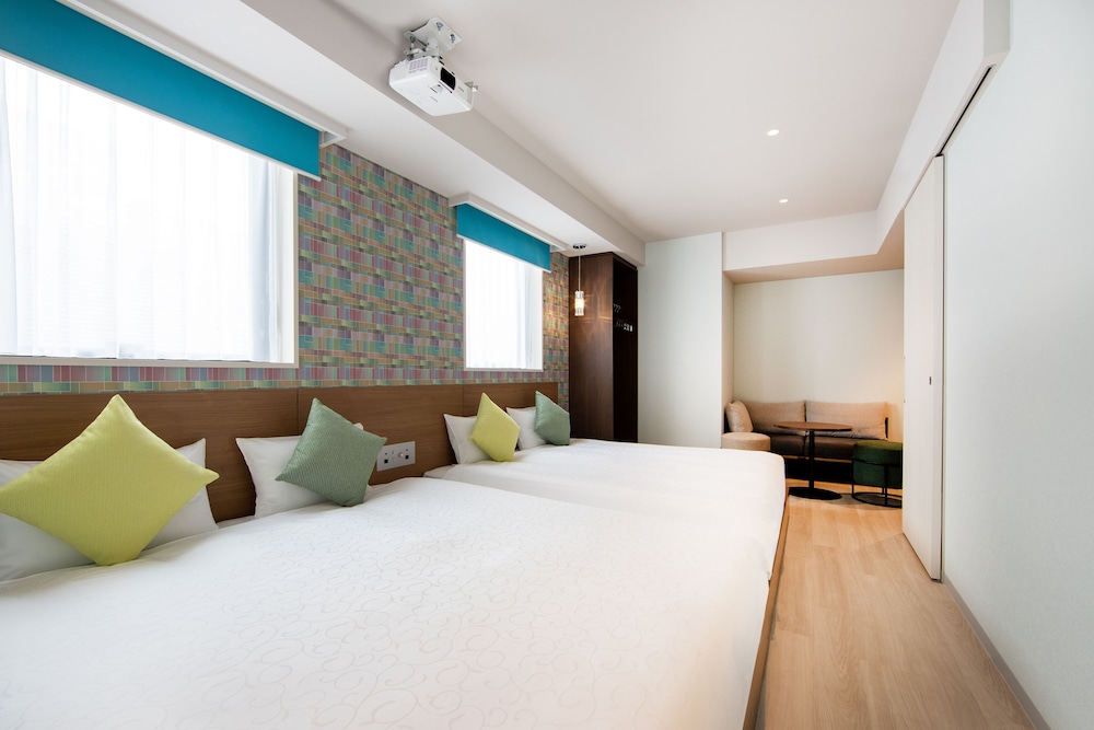 COMFORT, TWIN BEDS