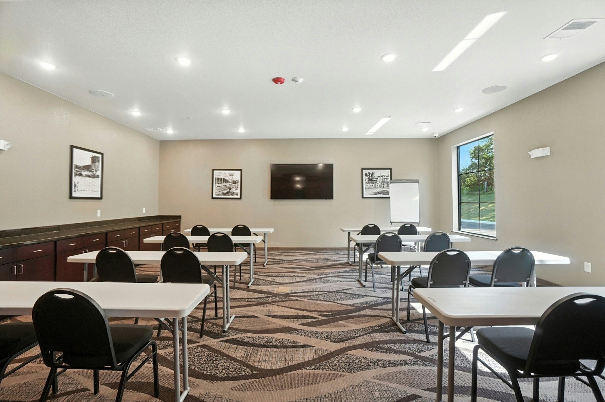 Cobblestone Hotel & Suites-Bellefontaine 38/50