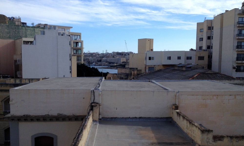 Lee's House Bed & Breakfast Sliema 45/50