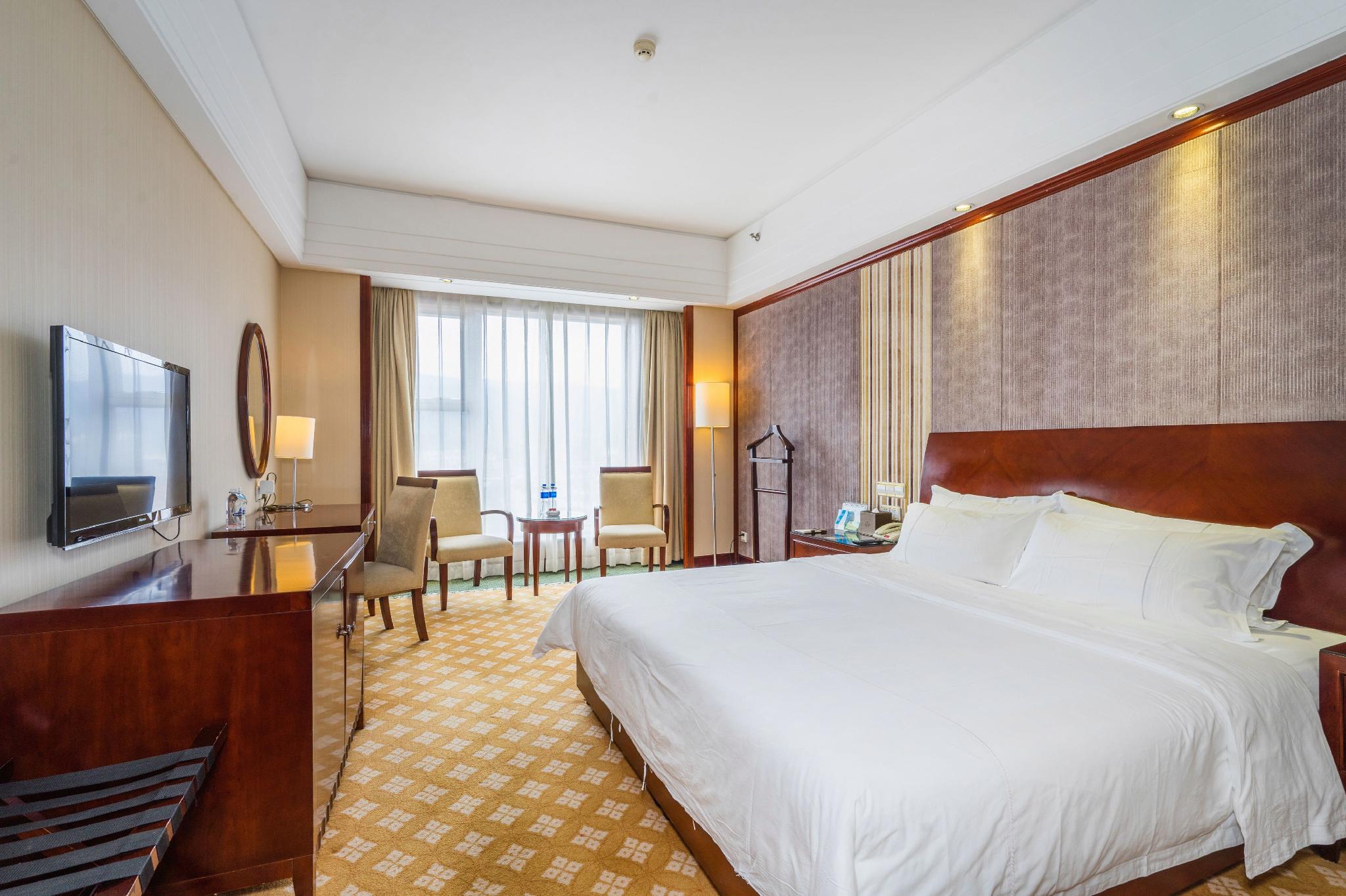 Deluxe, Queen Bed