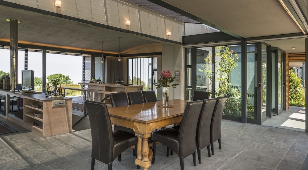 Spanish Farm Guest Lodge 74/90