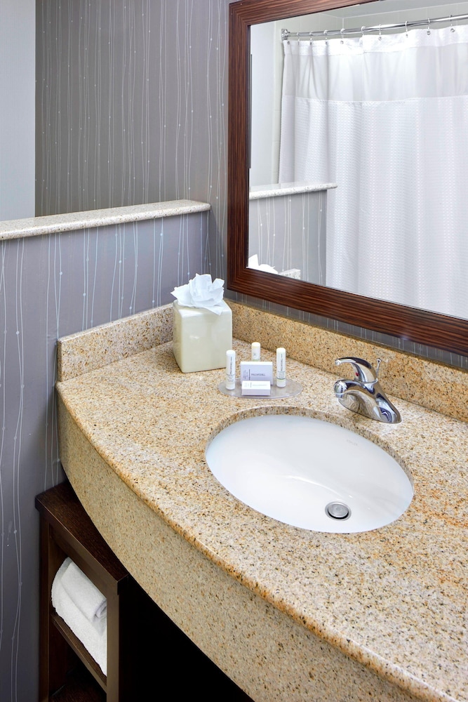 Courtyard By Marriott San Antonio Six Flags At The Rim 15/36