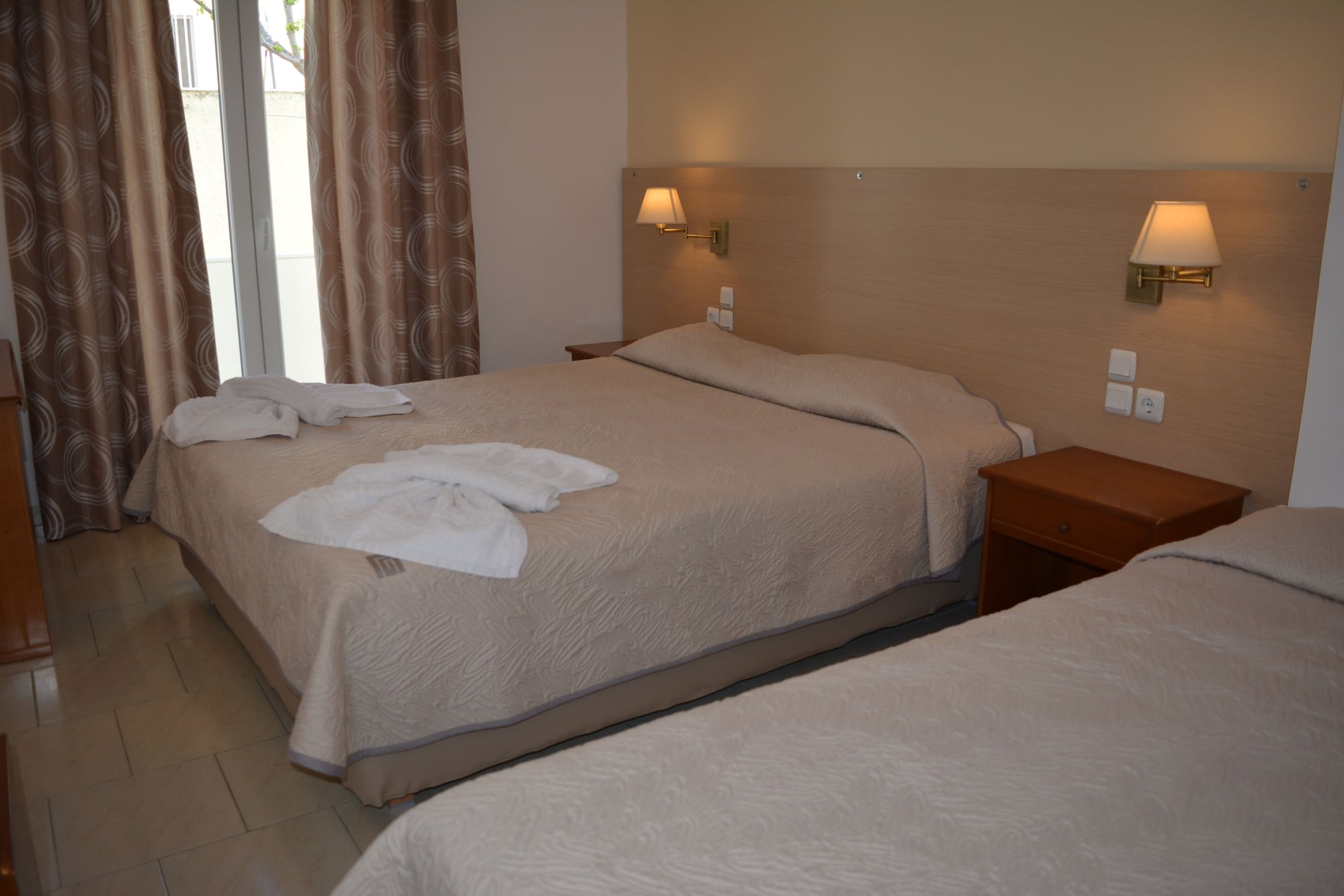 STANDARD, TRIPLE, MULTIPLE BEDS