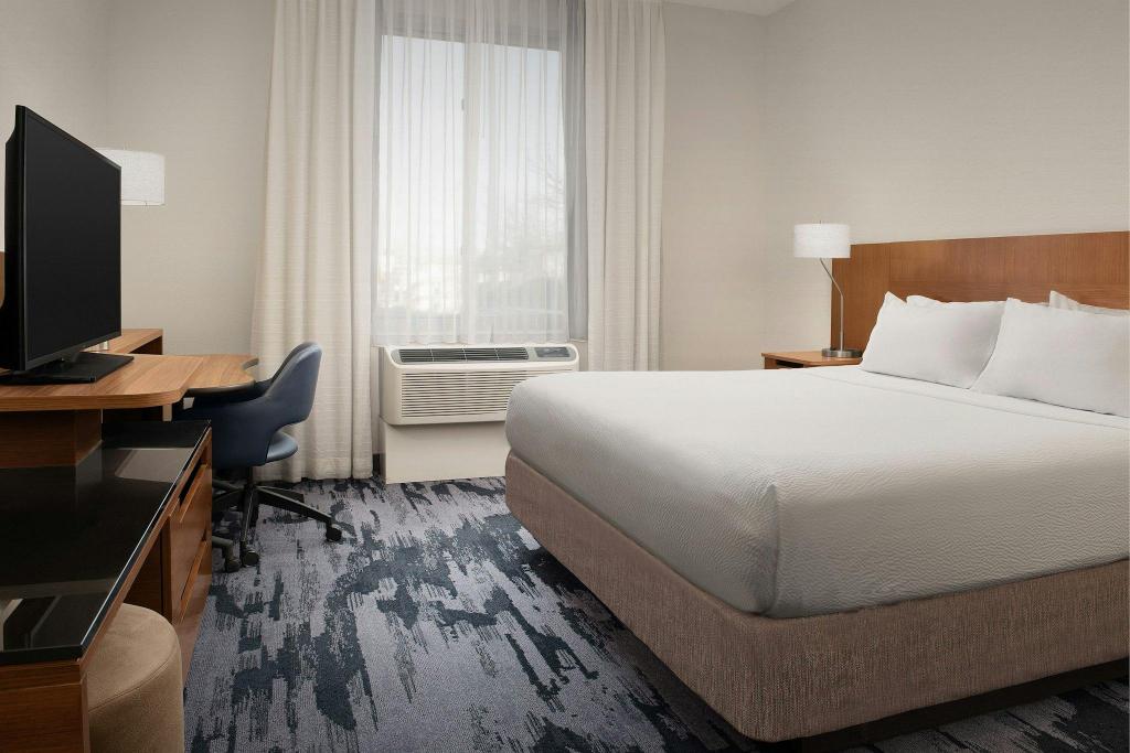 غرفة بسريرين مزدوجين وسرير كينج لذوي الإعاقة، Fairfield Inn & Suites The Dalles 2/4