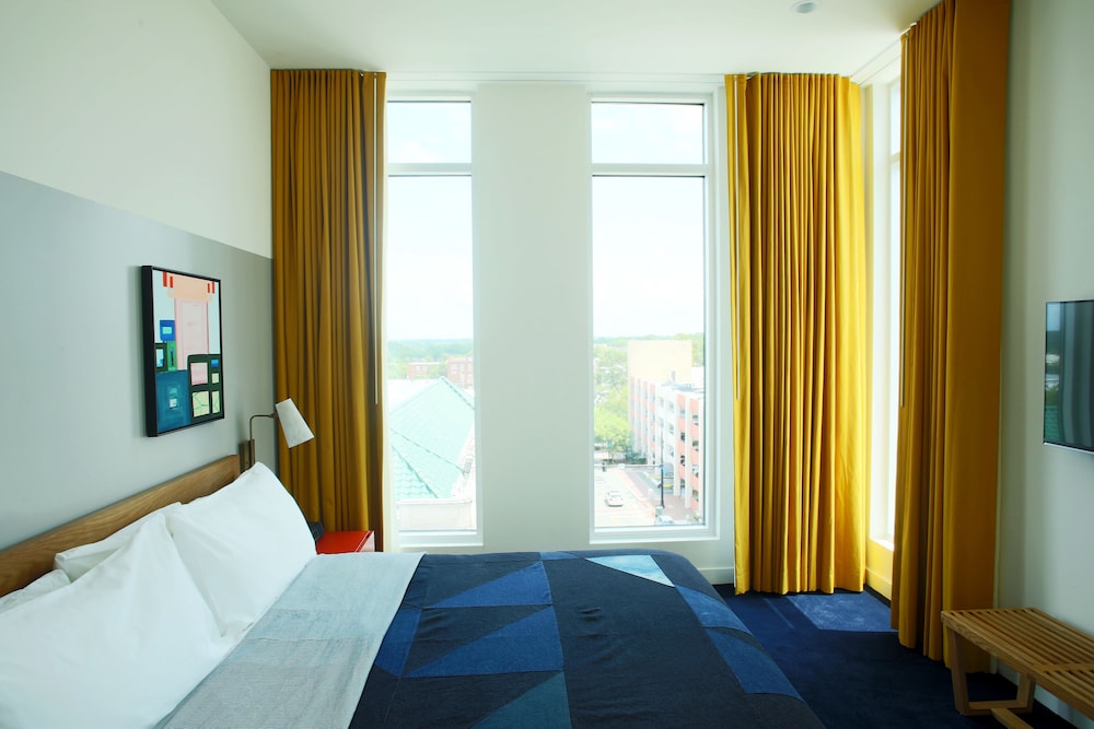 1 BEDROOM, SUPERIOR, SUITE