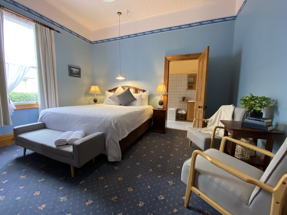 Hanlon House Bed And Breakfast 16/52