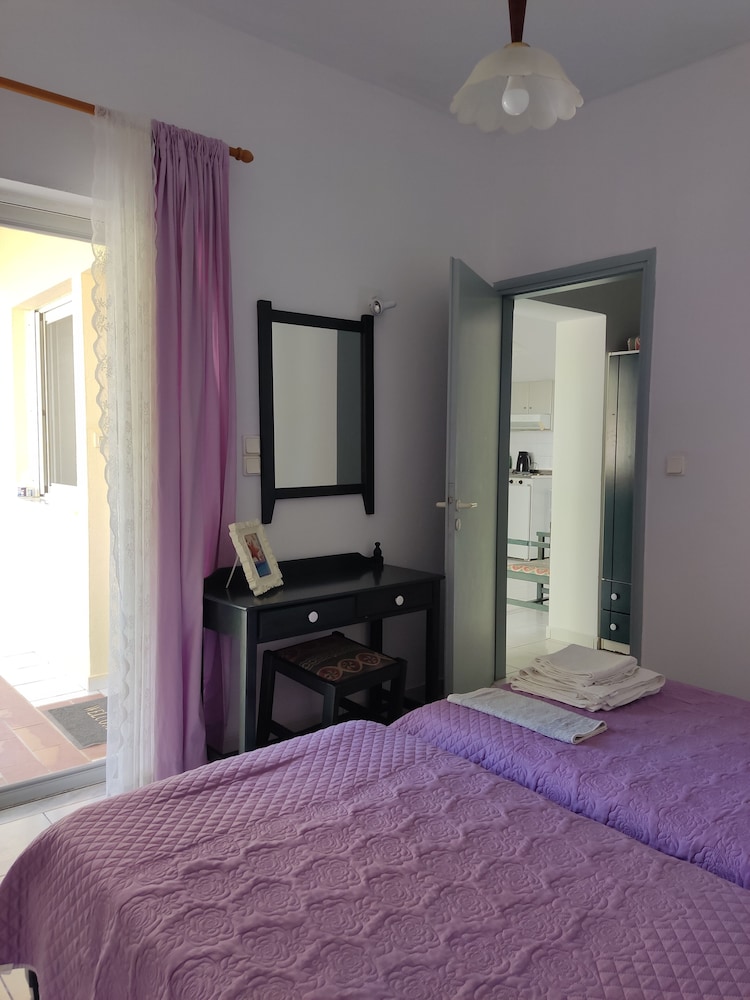 1 BEDROOM, ECONOMY, APARTMENT, PATIO