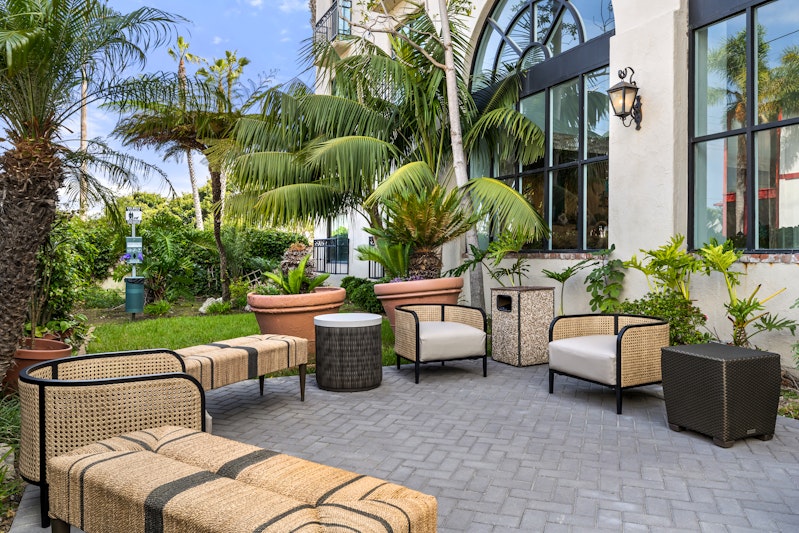Embassy Suites by Hilton Los Angeles International Airport South 37/65