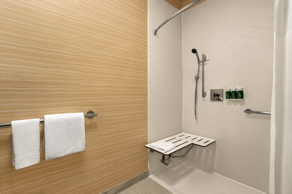 Fairfield Inn Suites Houston the Woodlands 12/26