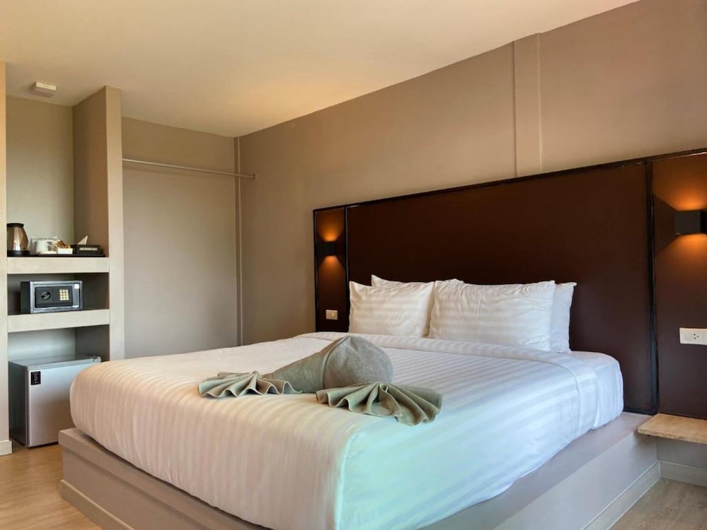 Hip Seaview Resort At Phi Phi 8/50