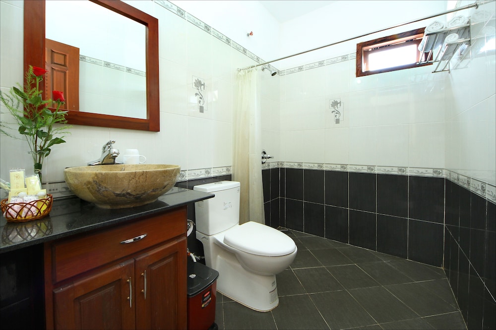 Golden River Hotel 40/46
