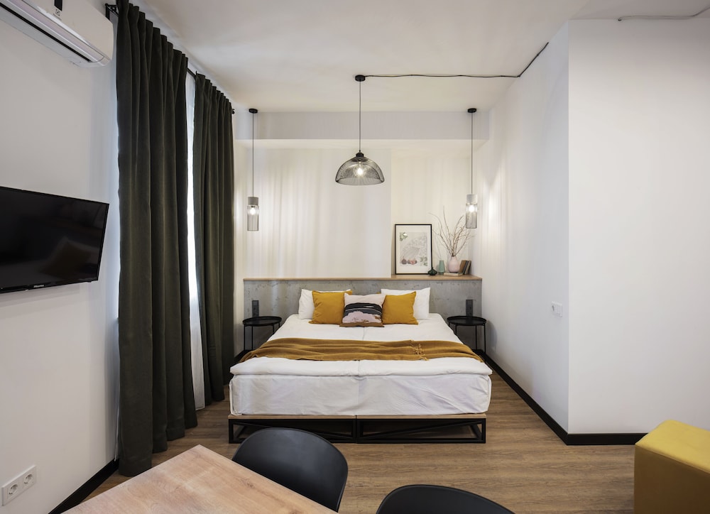 Design, Double or Twin Bed, City View, Accessible