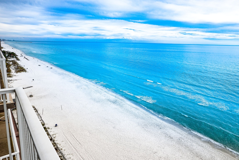Landmark Holiday Beach Resort 32/34