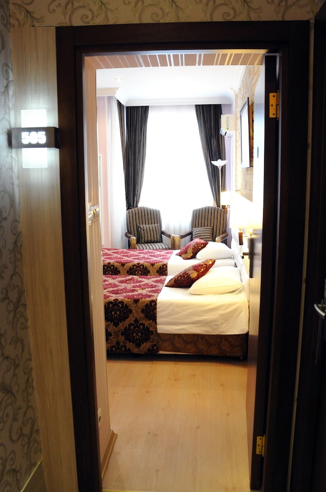Nil Hotel 43/61