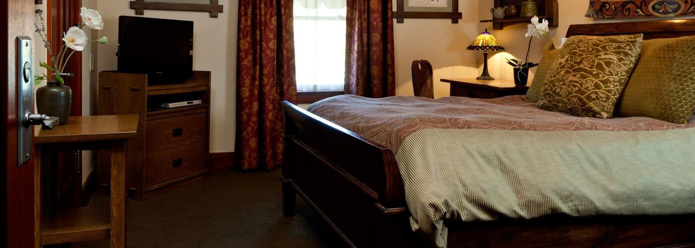 SPA, PETITE, QUEEN BED