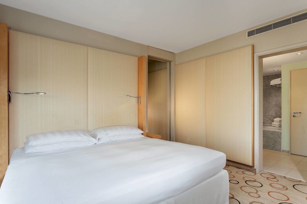 SHERATON BERLIN GRAND HOTEL ESPLANADE 9/39