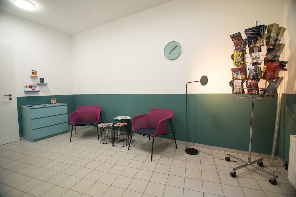CIVITAS BOUTIQUE HOTEL 65/79