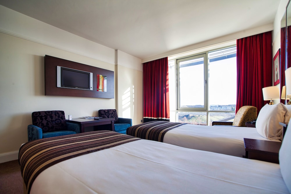 Carlton Hotel Blanchardstown 11/49