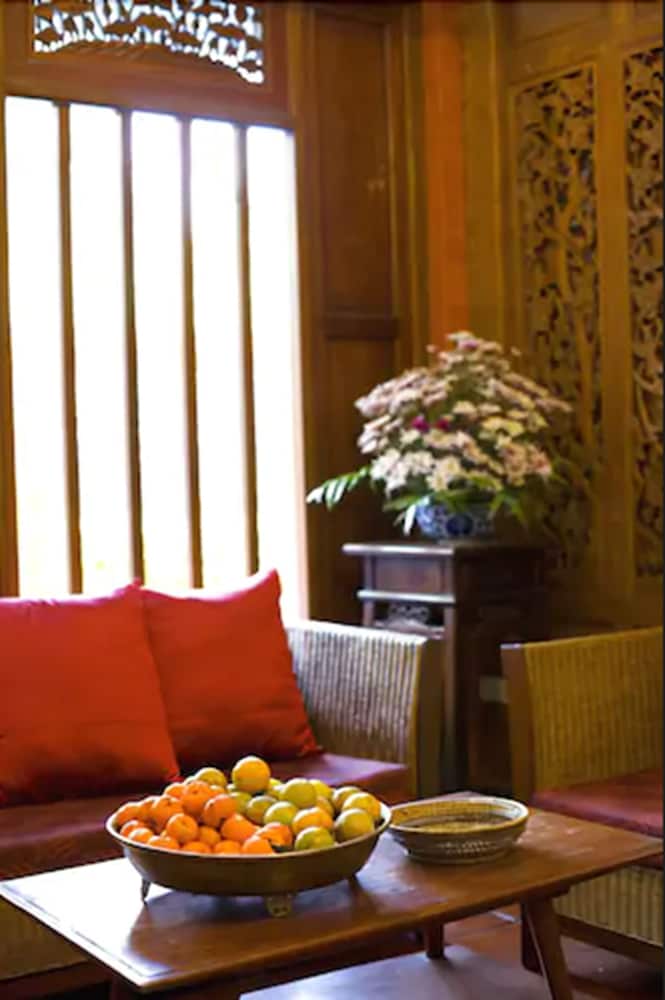 Lamphu Tree House Boutique Hotel 60/70